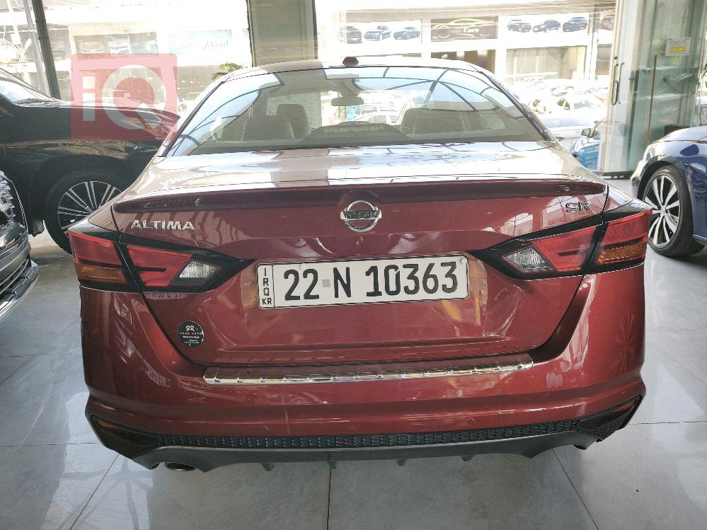 نيسان ألتيما